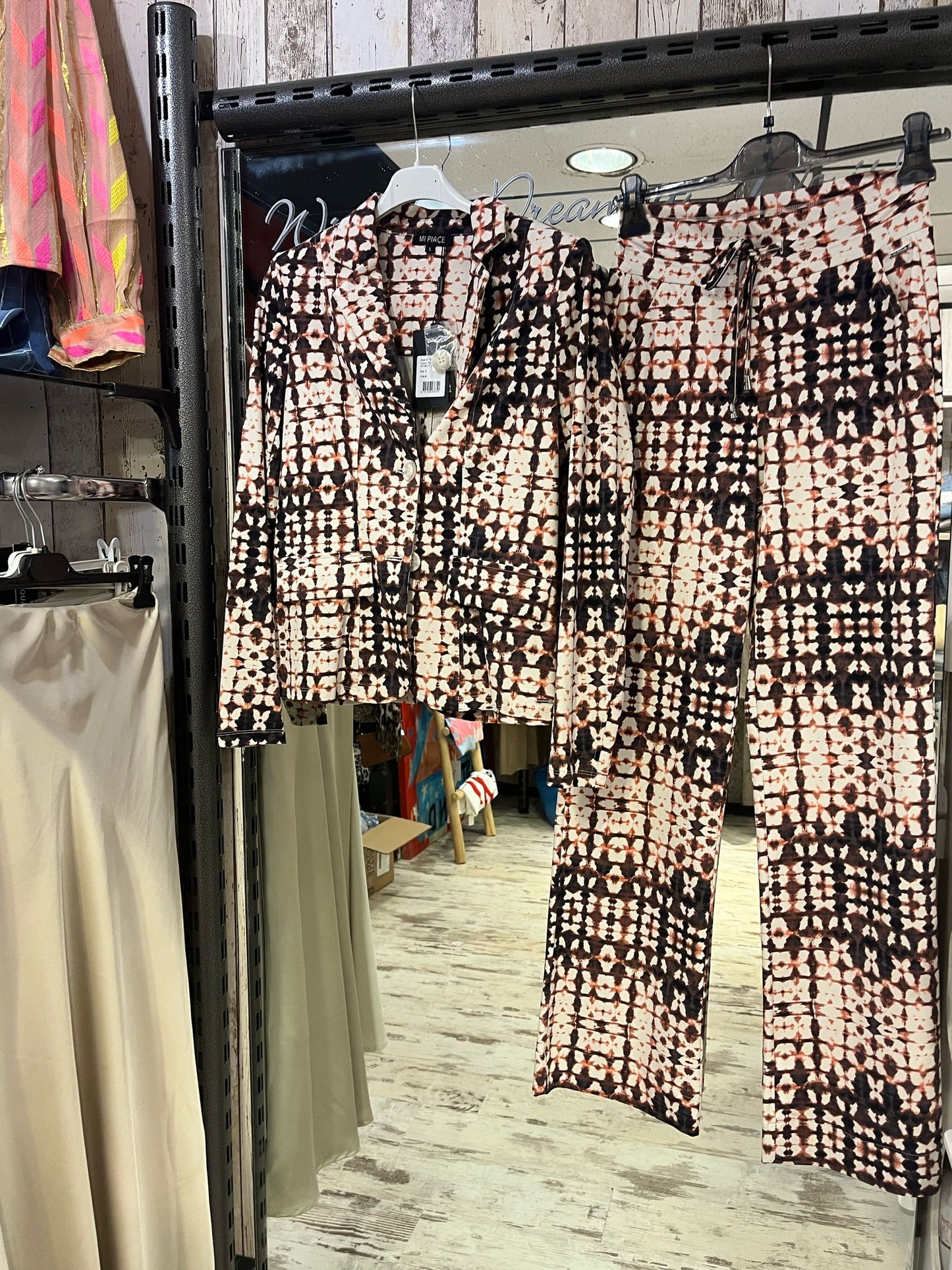 Broek Straight Flare Mi Piace (GrapeAppleKit | Batik print)