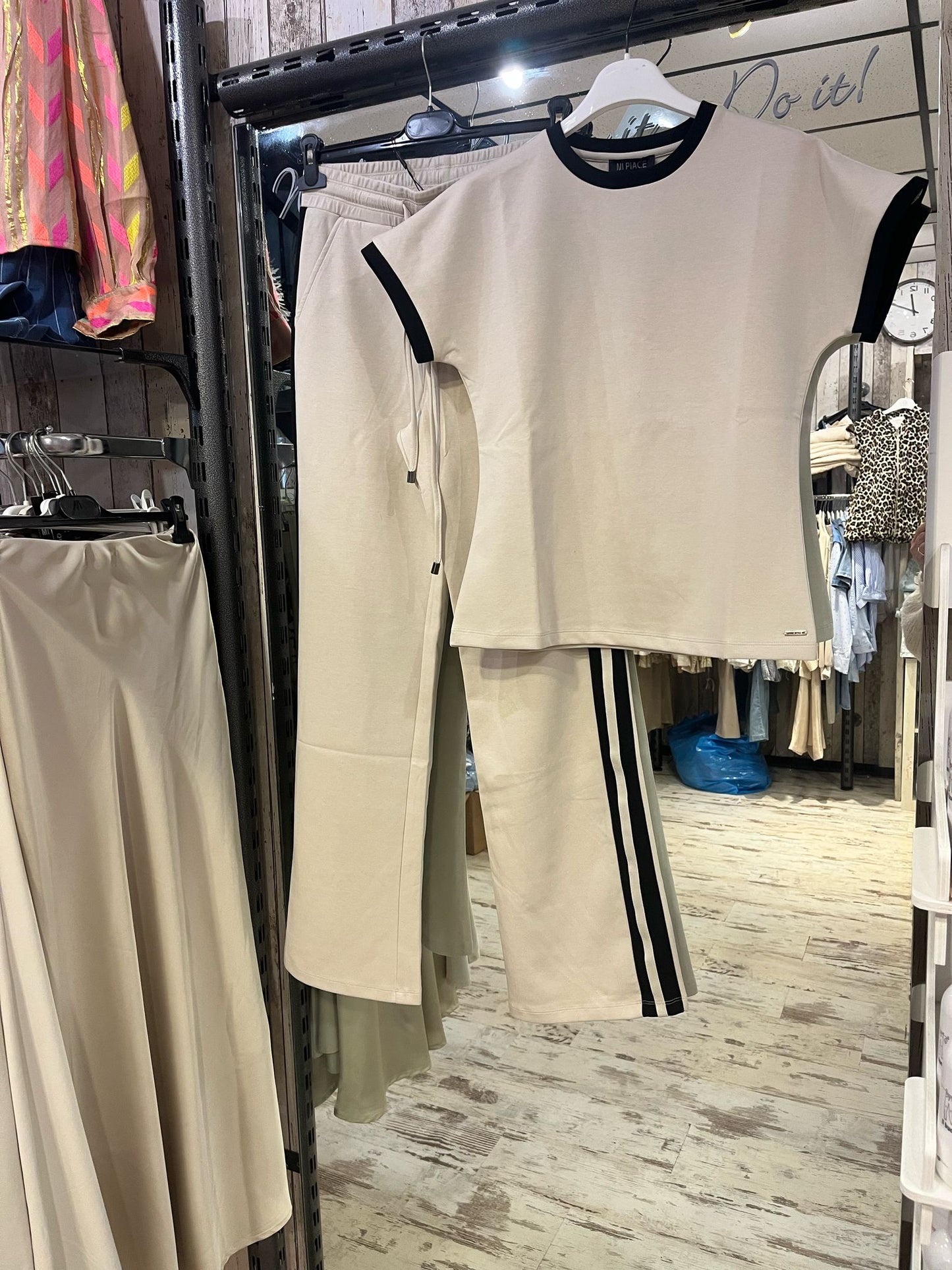 Broek Straight Flare Mi Piace Kit met zwarte stripe