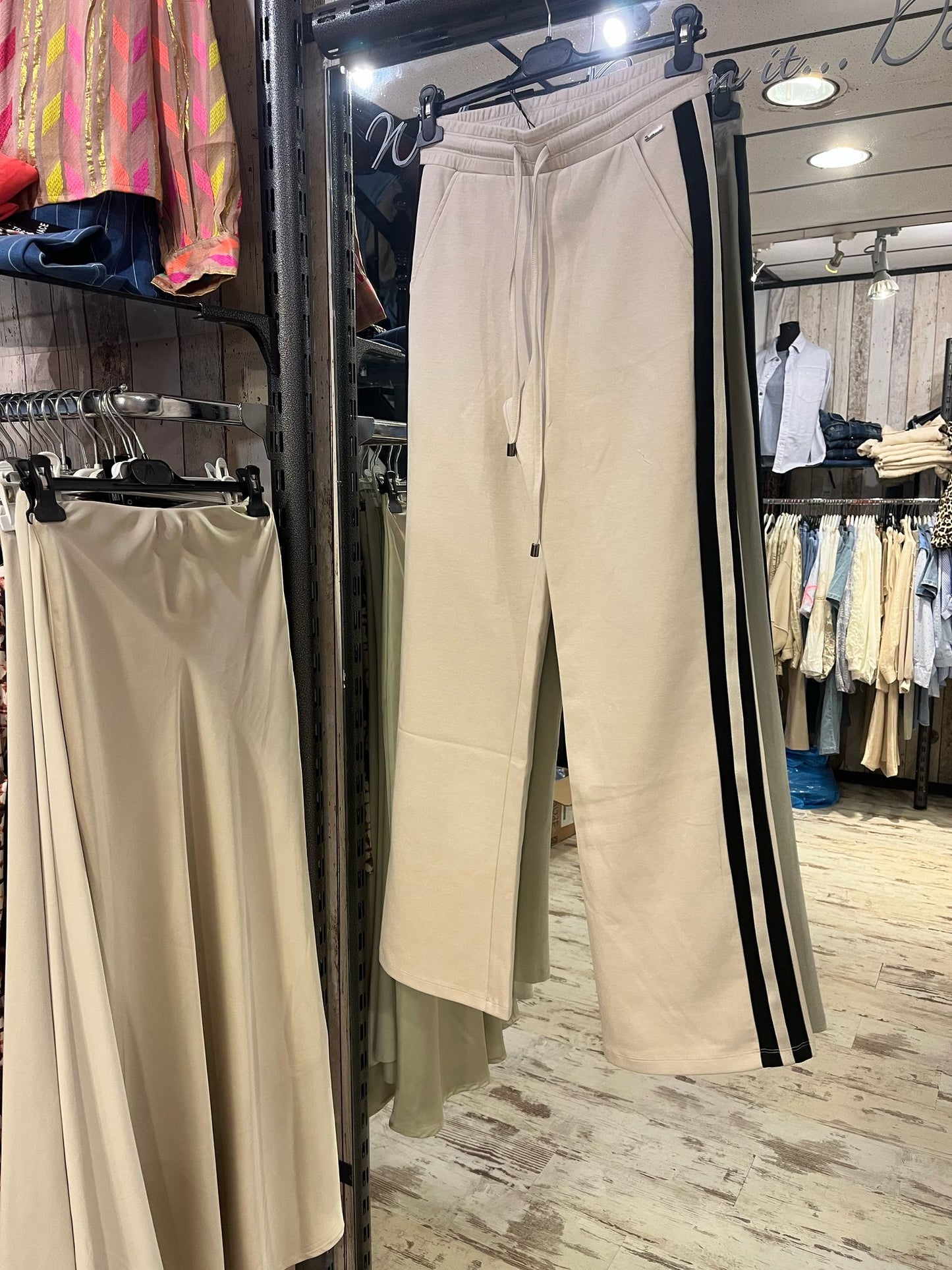 Broek Straight Flare Mi Piace Kit met zwarte stripe